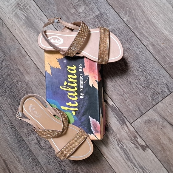 Italina By Summer Rio Champagne Women's Sandals Size 6.5 NEW - Picture 2 of 5